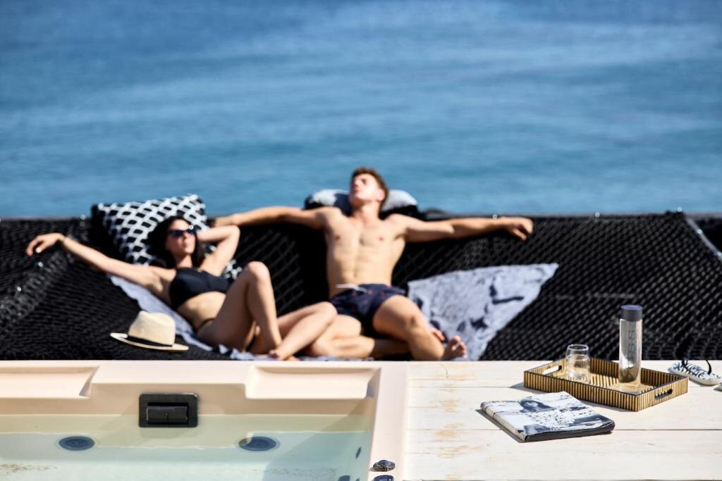 Artemis Seaside Resort主图