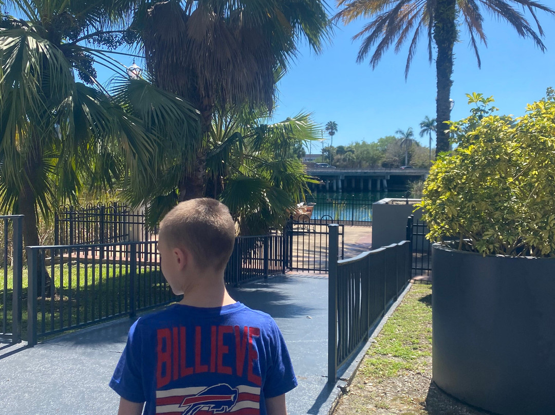 迈阿密肯达尔江山旅馆&套房酒店主图