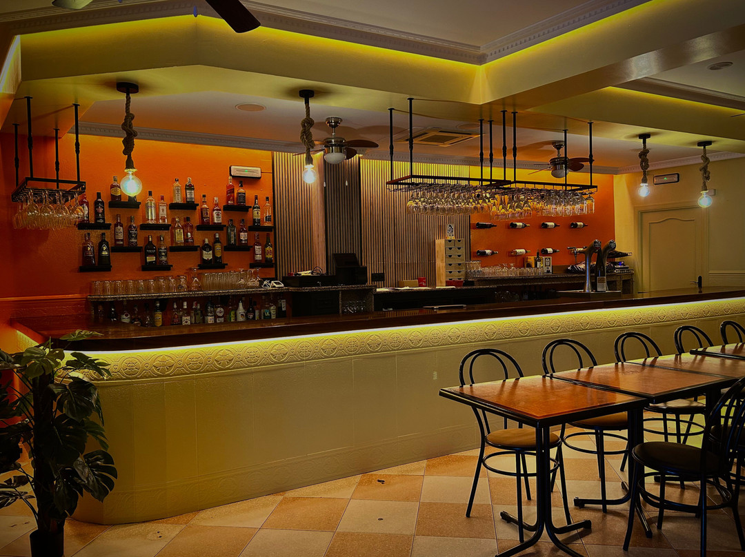 En-bucara Bar De Tapas Y Restaurante