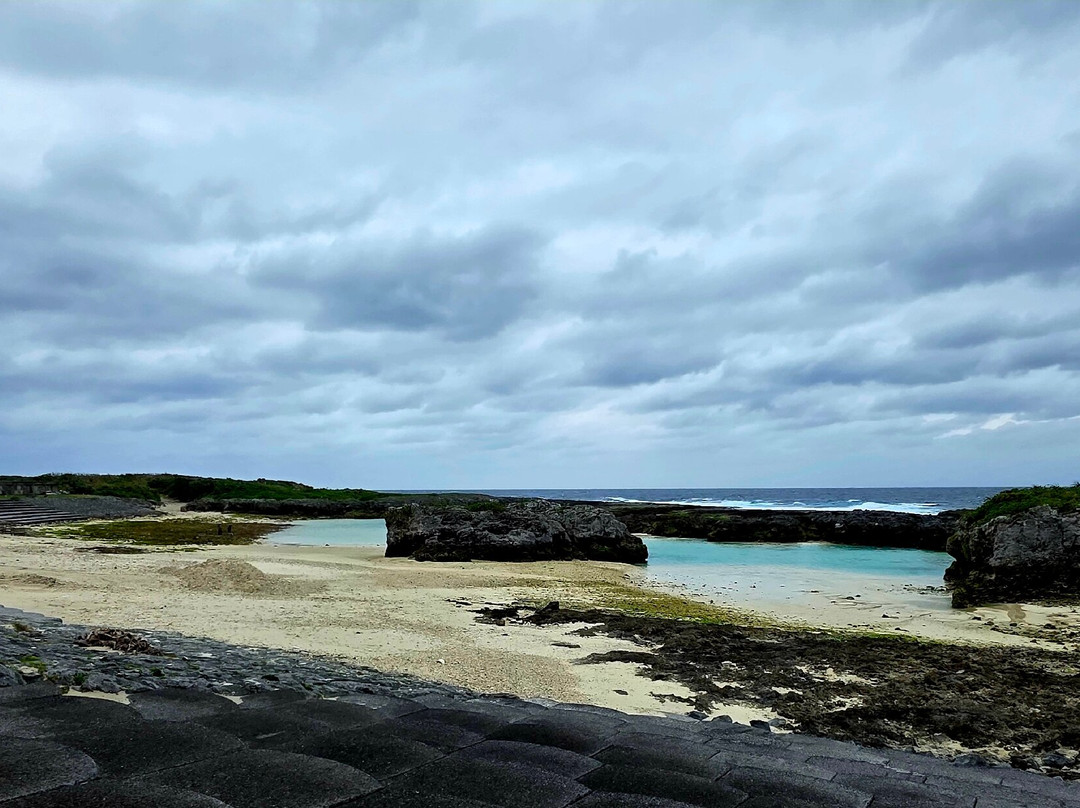 Sugira Beach景点图片