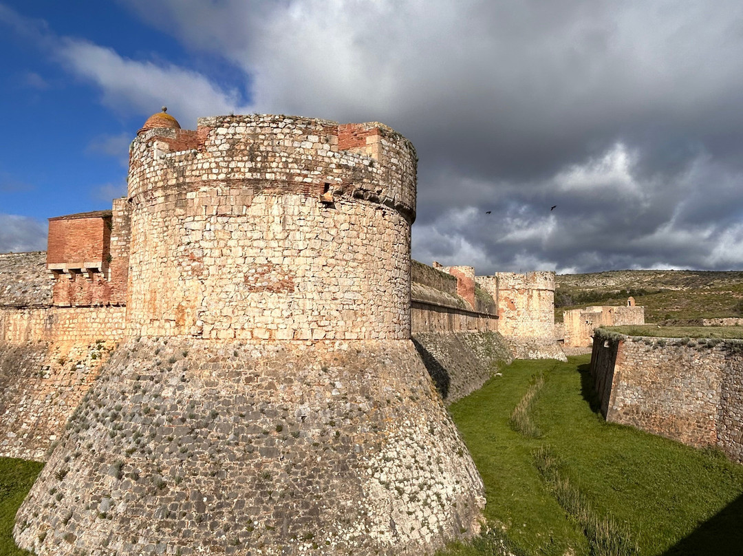 Forteresse de Salses景点图片