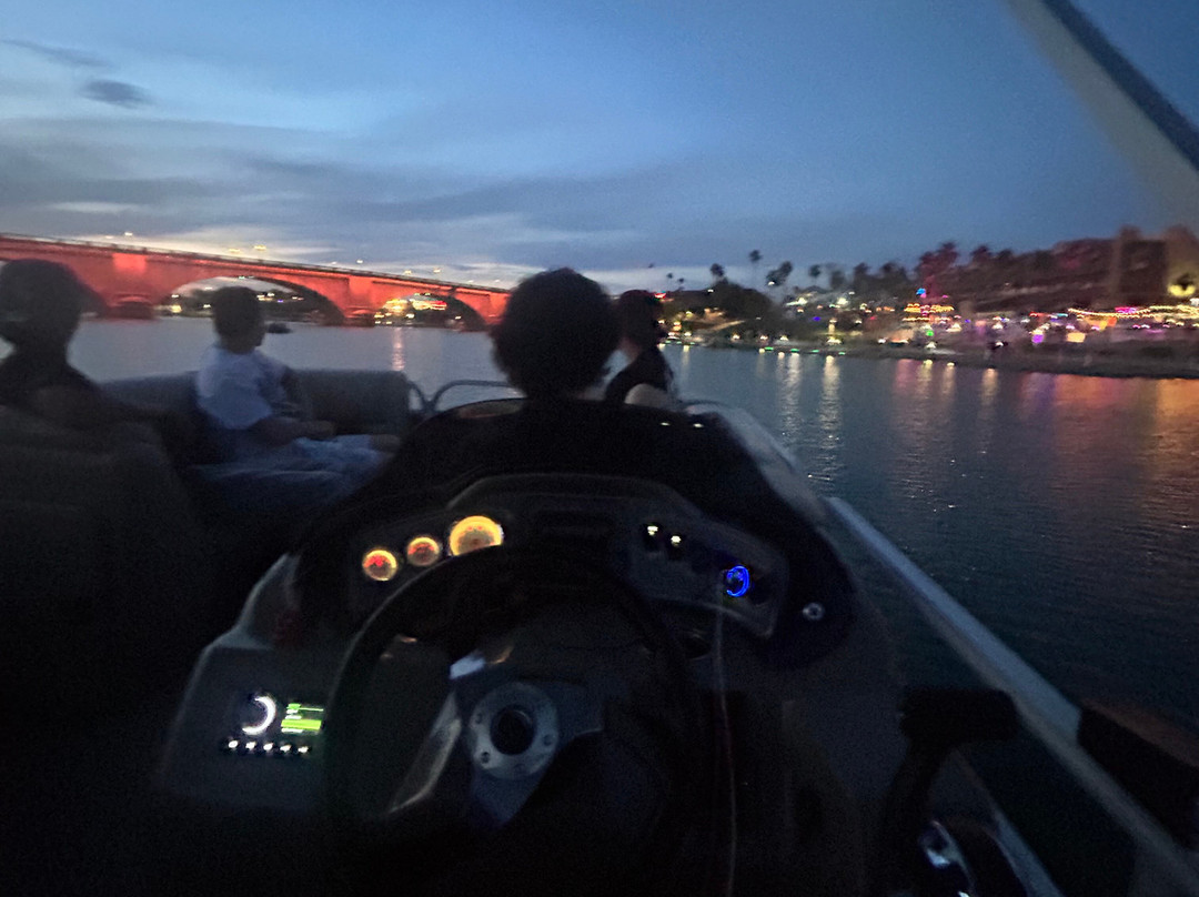 Havasu Roadrunner Boat Rentals-哈瓦苏湖城必去景点