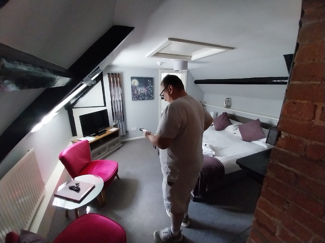 The Anglebury House主图