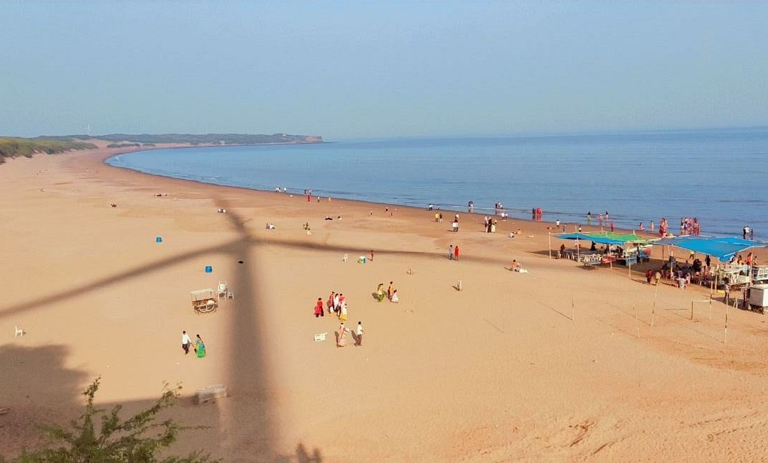 Mahuva beach景点图片