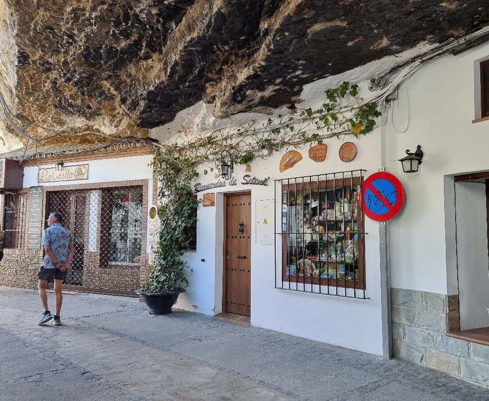 Calle Cueva Del Sol-Setenil de las Bodegas必去景点