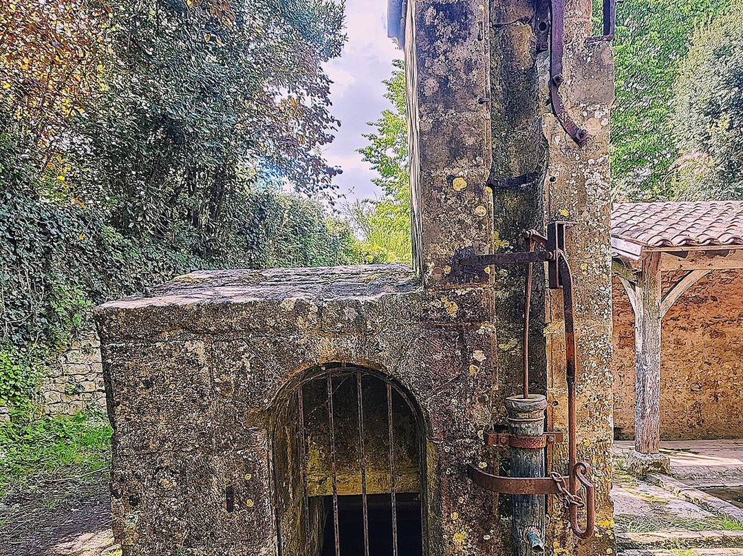 Le Lavoir Et La Fontaine Lunar景点图片
