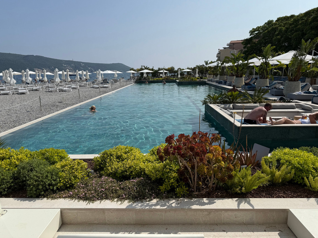 Lazure Hotel & Marina主图