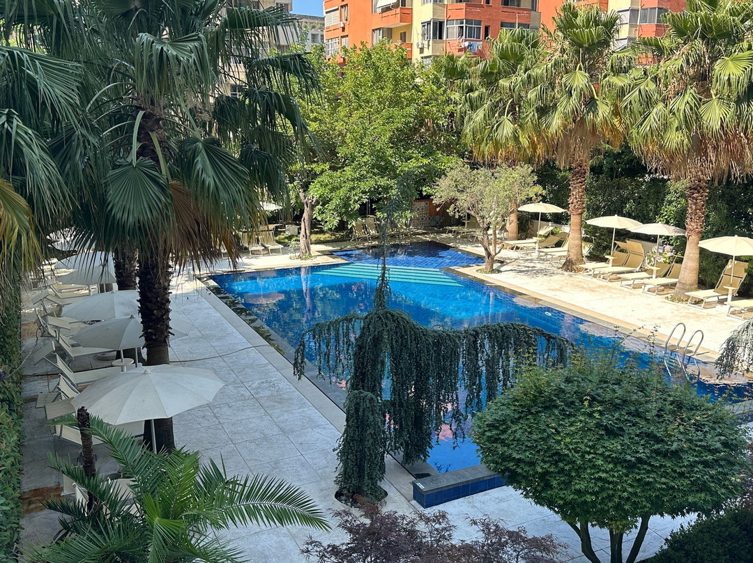 Mille Amici Hotel主图