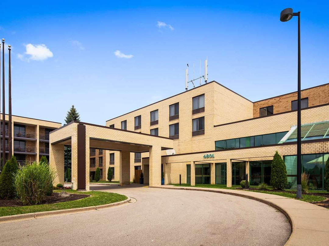 Best Western East Towne Suites