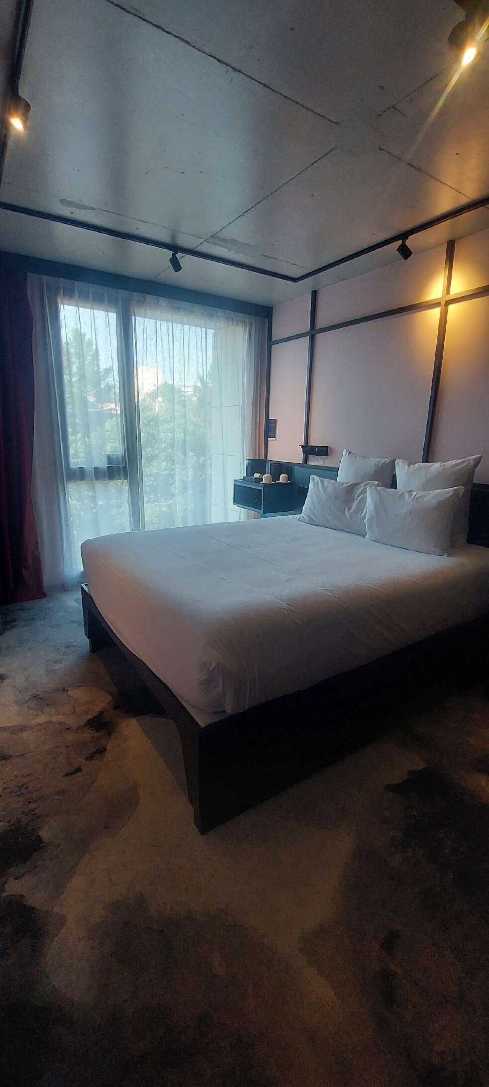 雅高芮族里昂红十字山酒店-官方