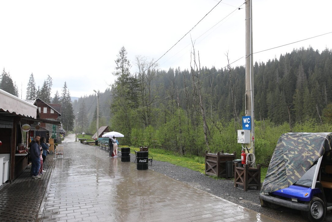 Souvenir Market-Lacu Rosu必去景点