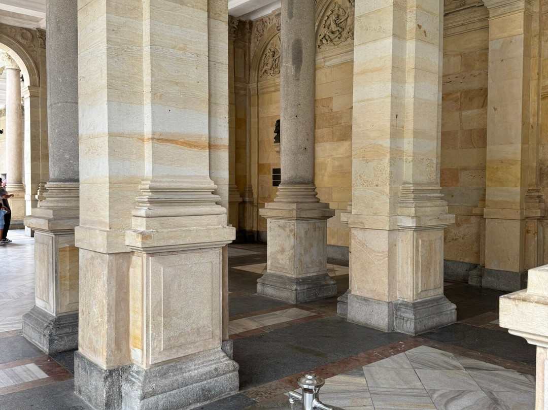 瓦杰迪洛温泉回廊-卡罗维发利必去景点