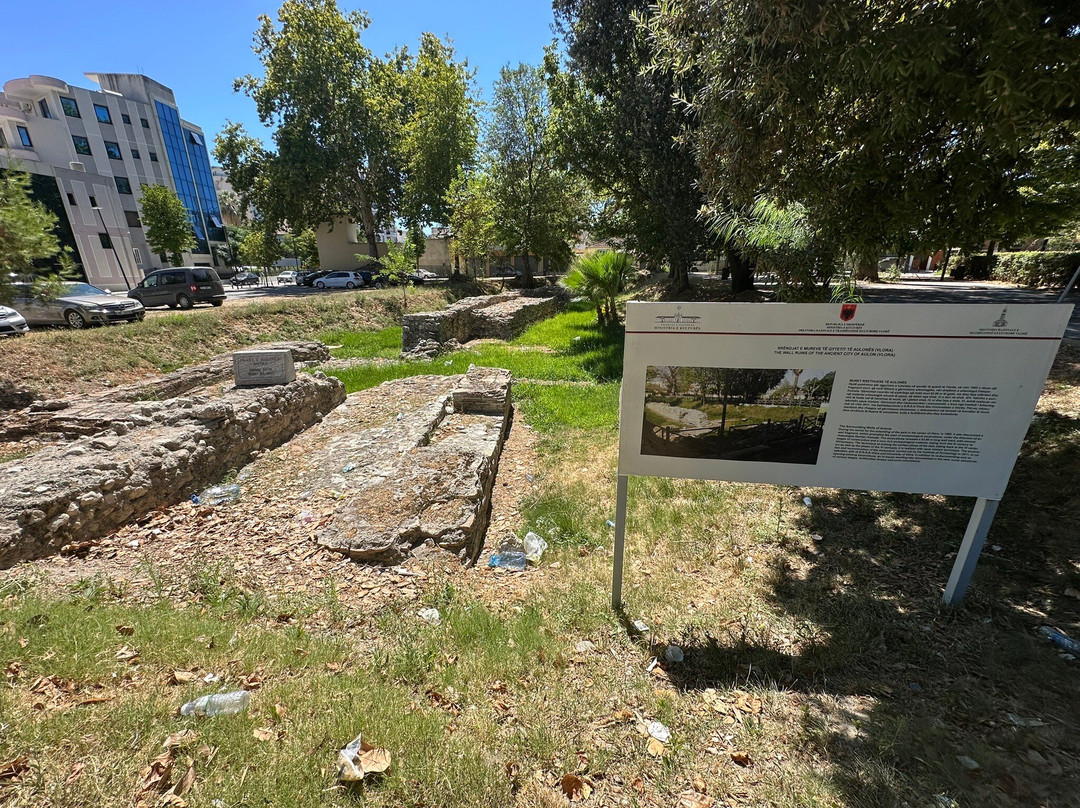 Independence Monument-夫罗勒必去景点