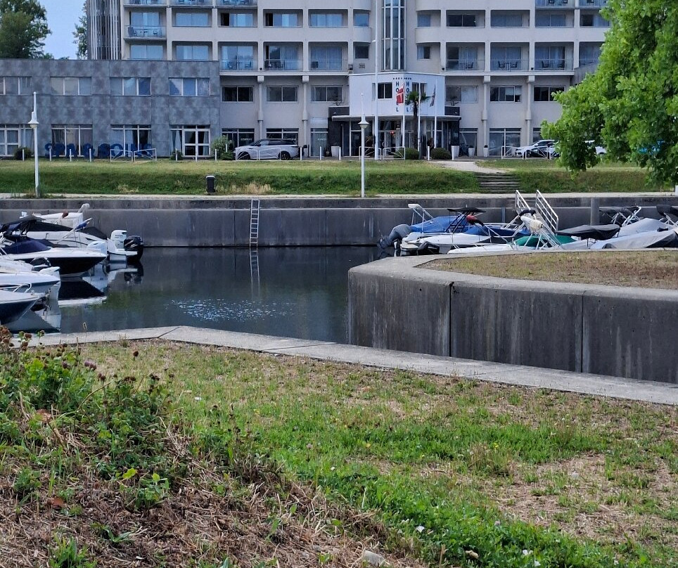 Hotel Adelphia Spa-艾克斯莱班必去景点