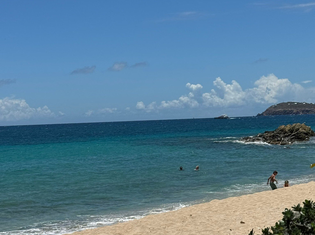 Bluebeard's Beach-East End必去景点