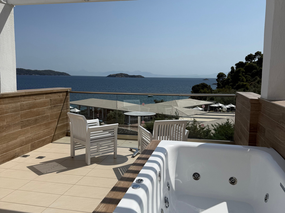 卡桑德拉湾度假村酒店主图