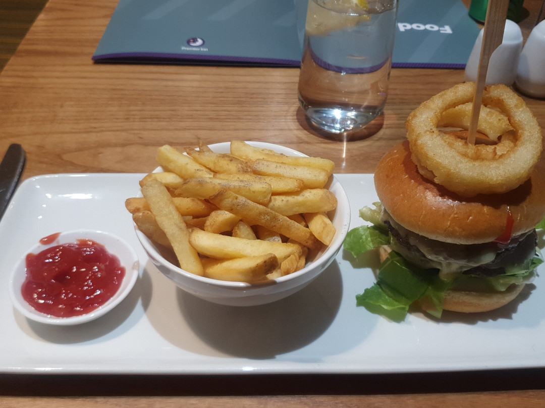 Premier Inn Bedford Town Centre (Riverside) hotel主图