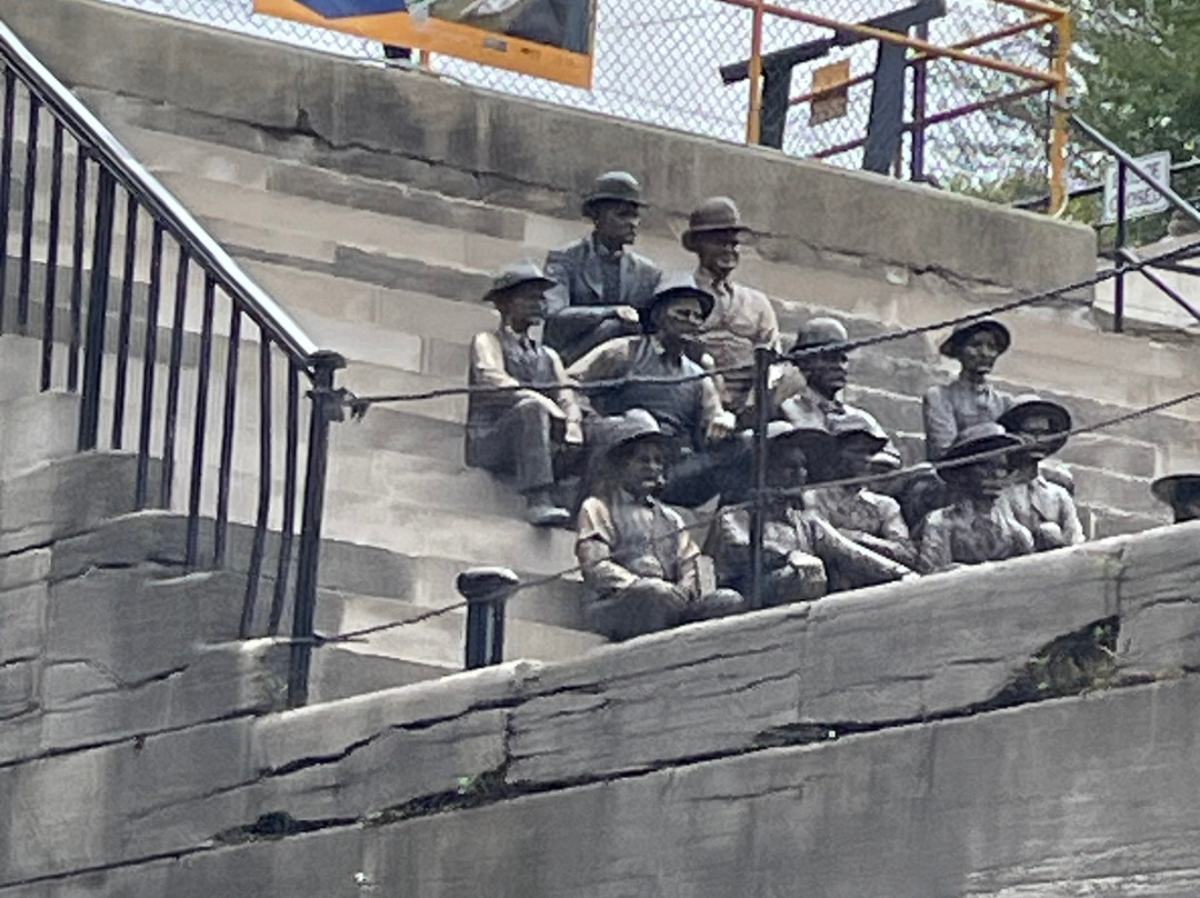 Lockport Locks & Erie Canal Cruises-Lockport必去景点