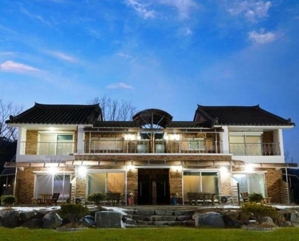 Yanggu Dandelion Pension