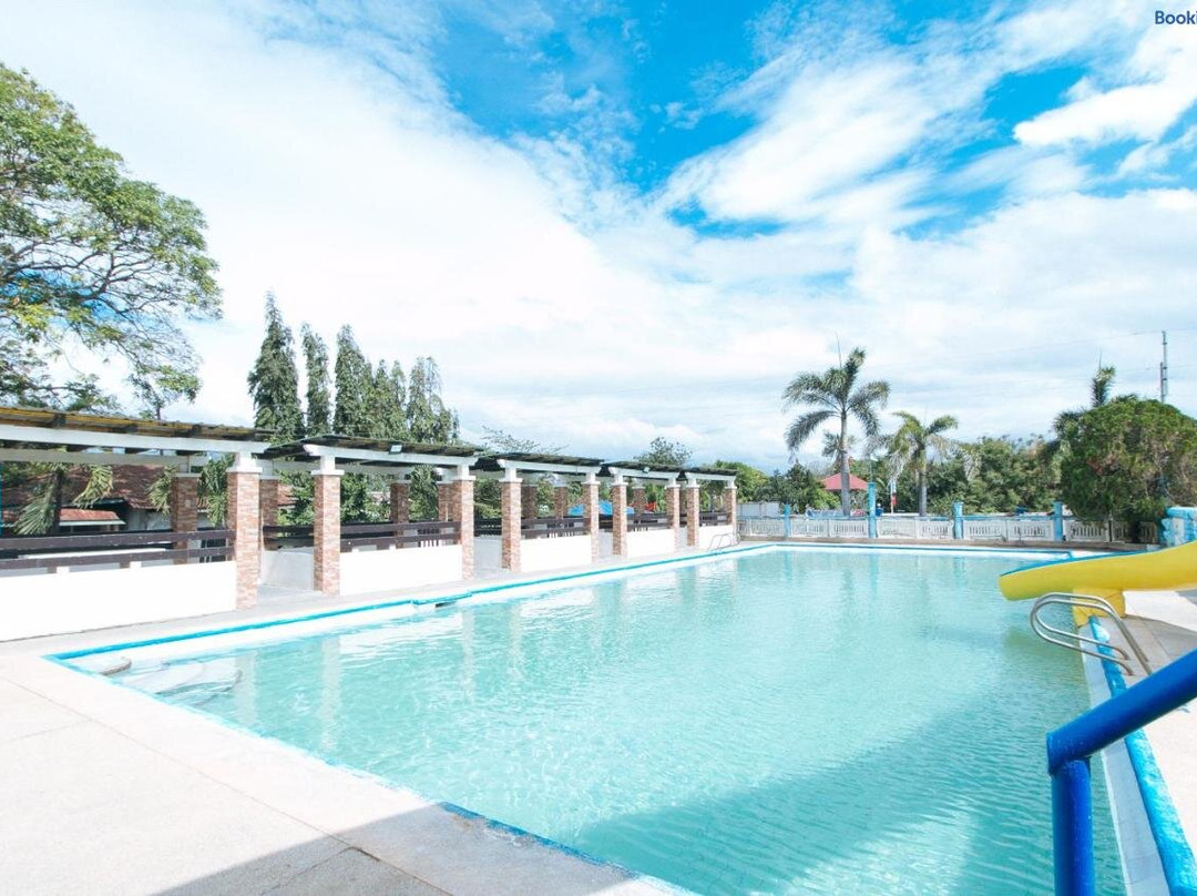 RedDoorz At Royal Grande Beach Resort Batangas