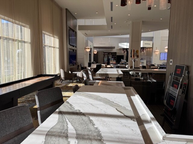 罗利达勒姆机场/石南木河合博套房酒店-浴室