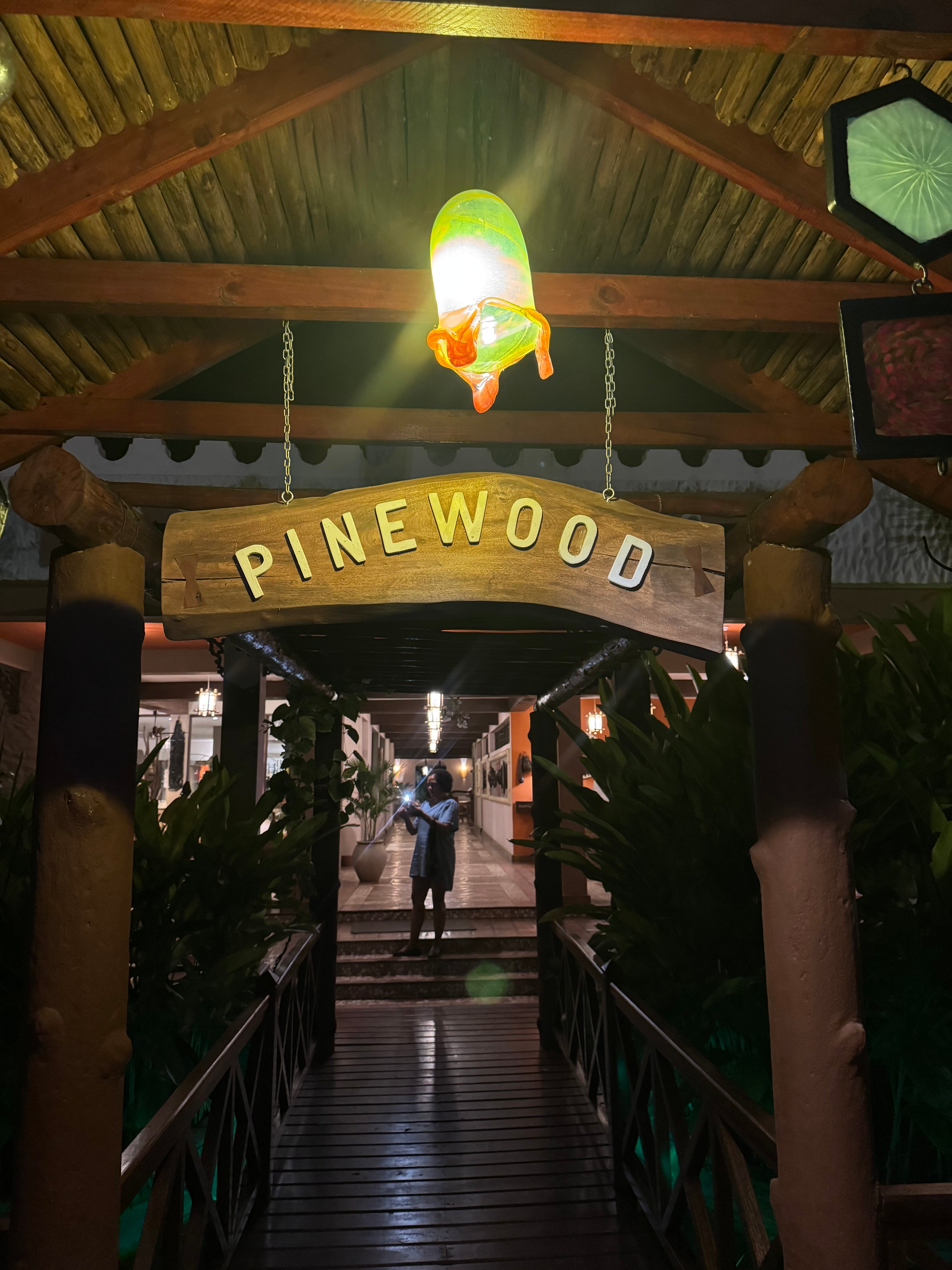 Pinewood Beach Resort and Spa-浴室
