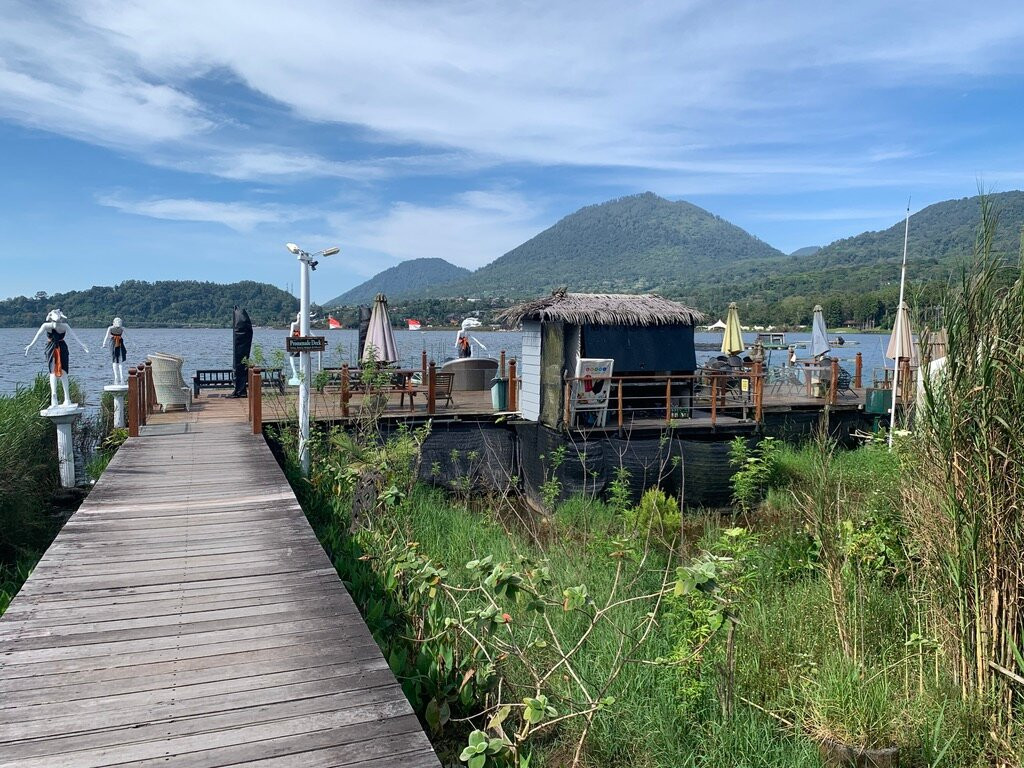 湖畔小屋