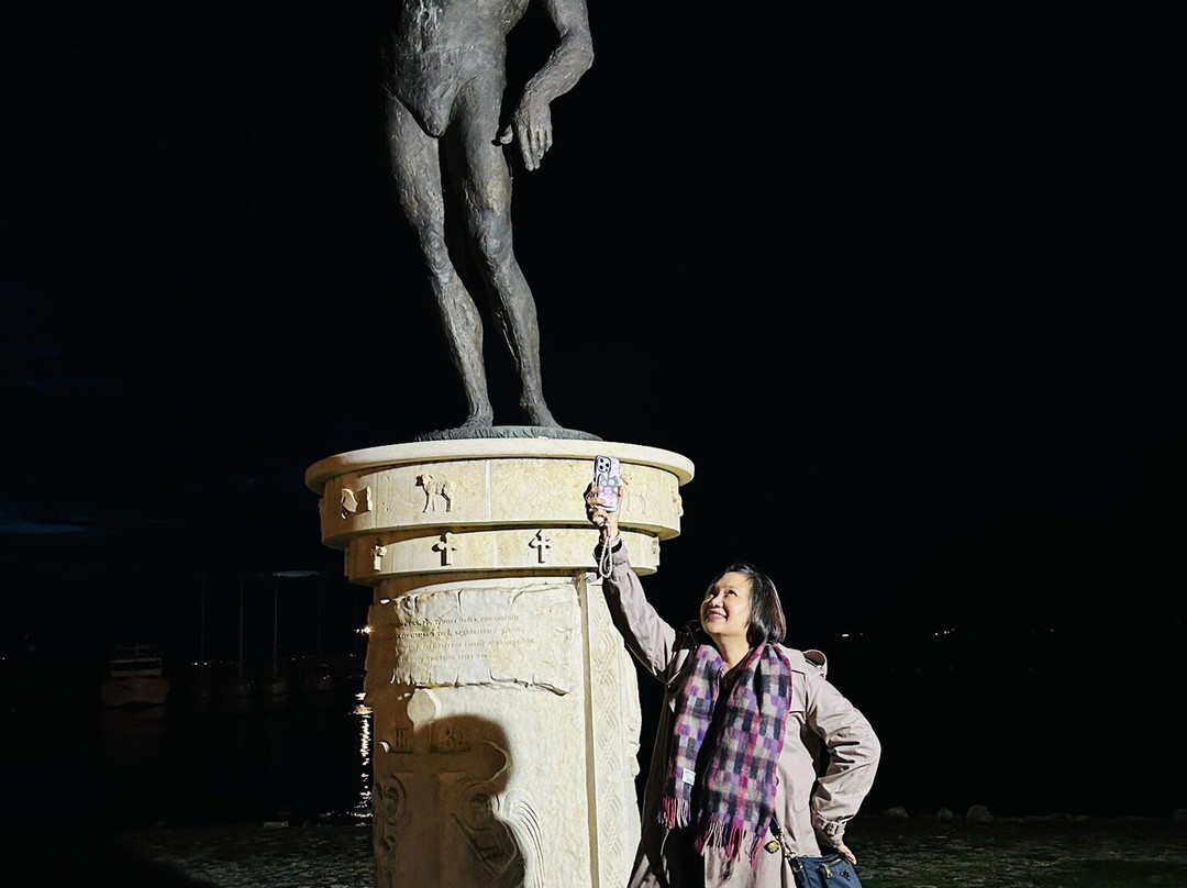 Catcher Of A Cross Monument-奥赫里德必去景点