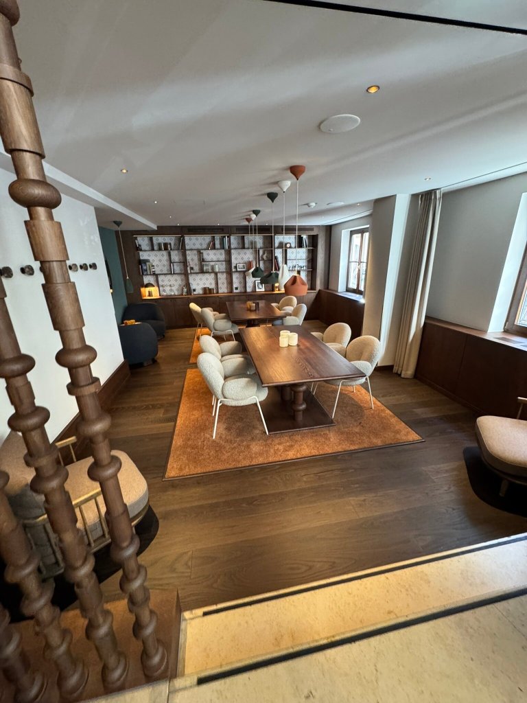 普拉茨尔酒店-官方