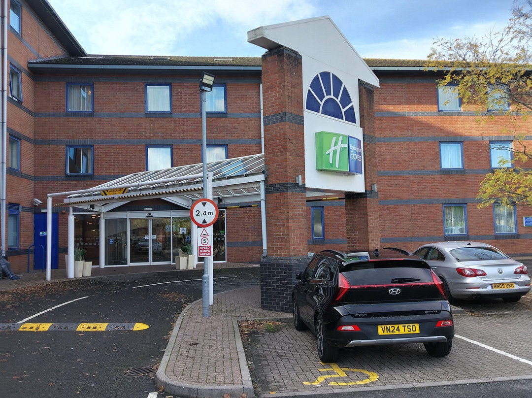 快捷假日德罗伊特威奇酒店主图