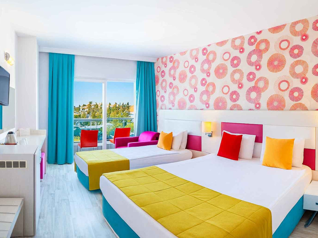 Ramada Resort by Wyndham Side主图