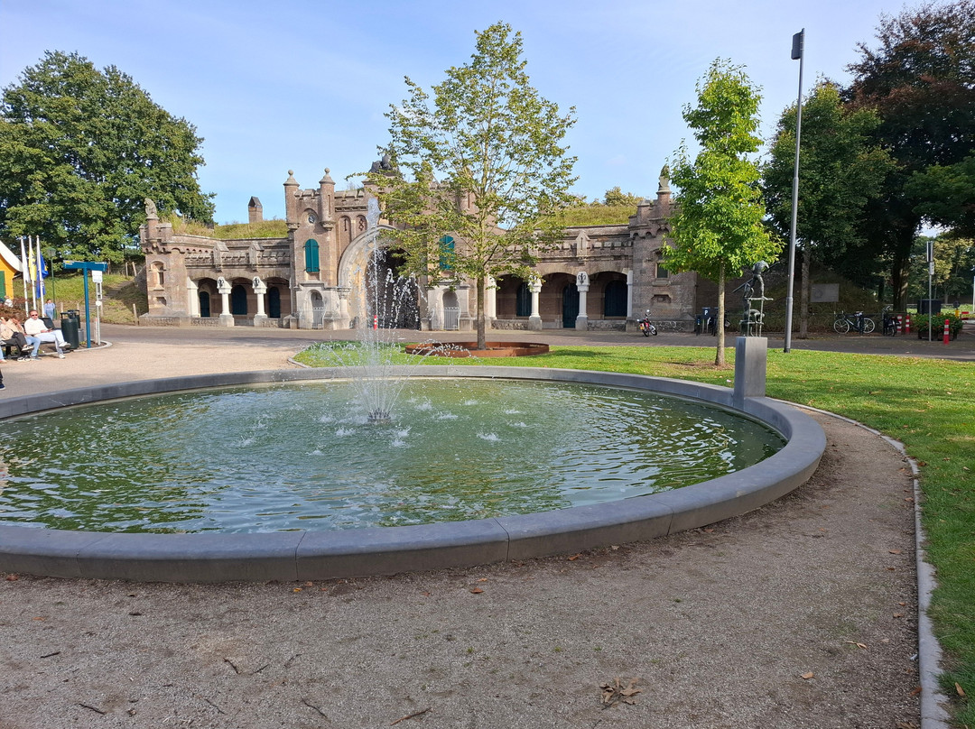 Utrecht Gate Fountain-Naarden必去景点
