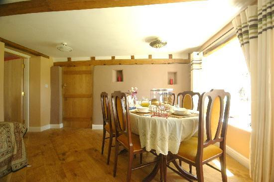 Aginhills Farmhouse主图