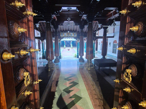 A R House - Chettinadu Heritage House