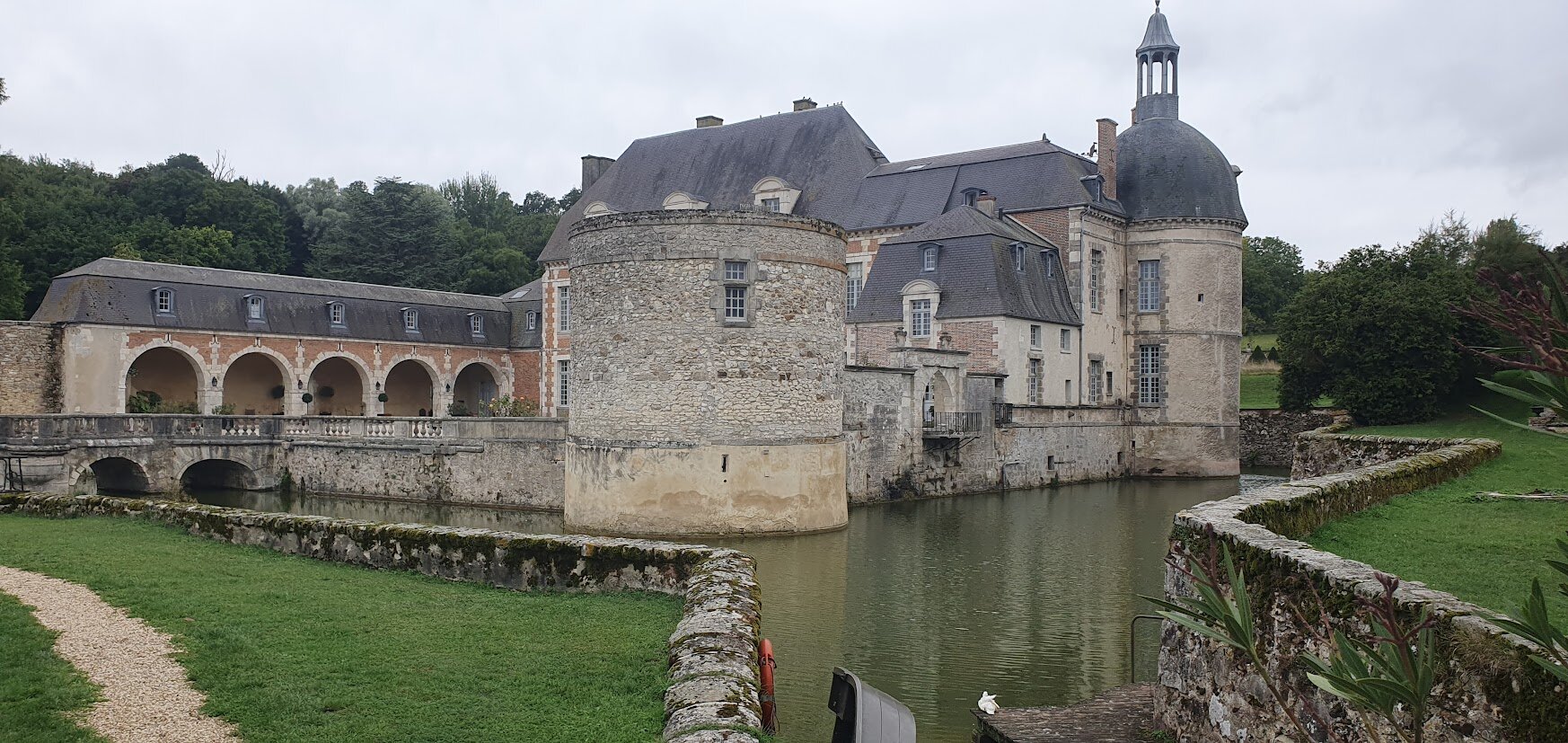 Le Château d'Étoges-官方