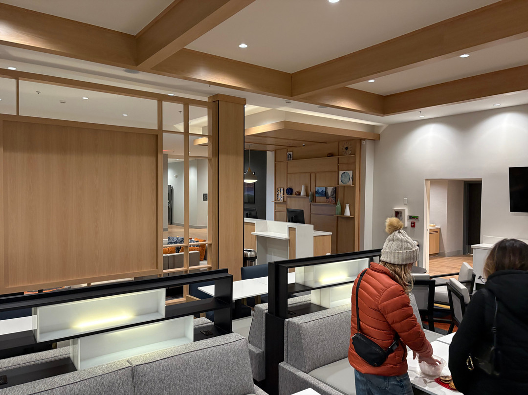 Hyatt House Fresno / Campus Pointe