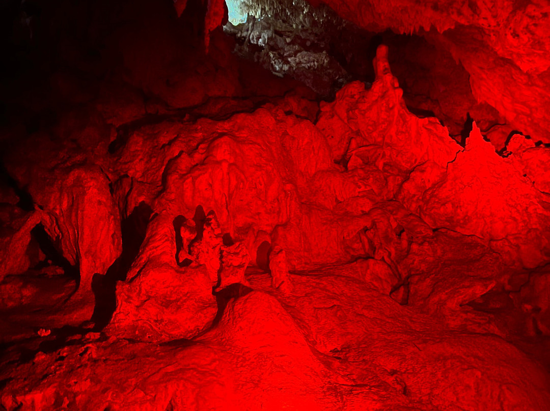 Paje Cave-帕杰必去景点