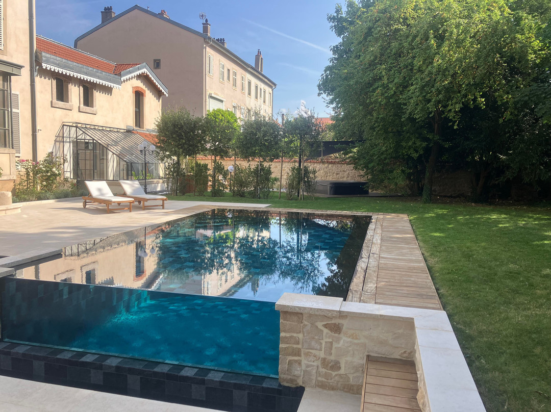 Les Ecuries de Rigny, Suite haut de gamme avec jardin, jacuzzi et piscine