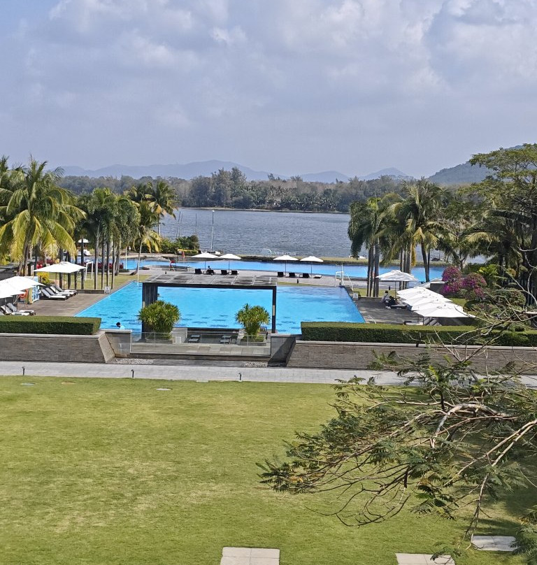 海南兴隆希尔顿逸林滨湖度假酒店主图