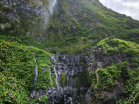Cascata do Poço do Bacalhau-Faja Grande必去景点