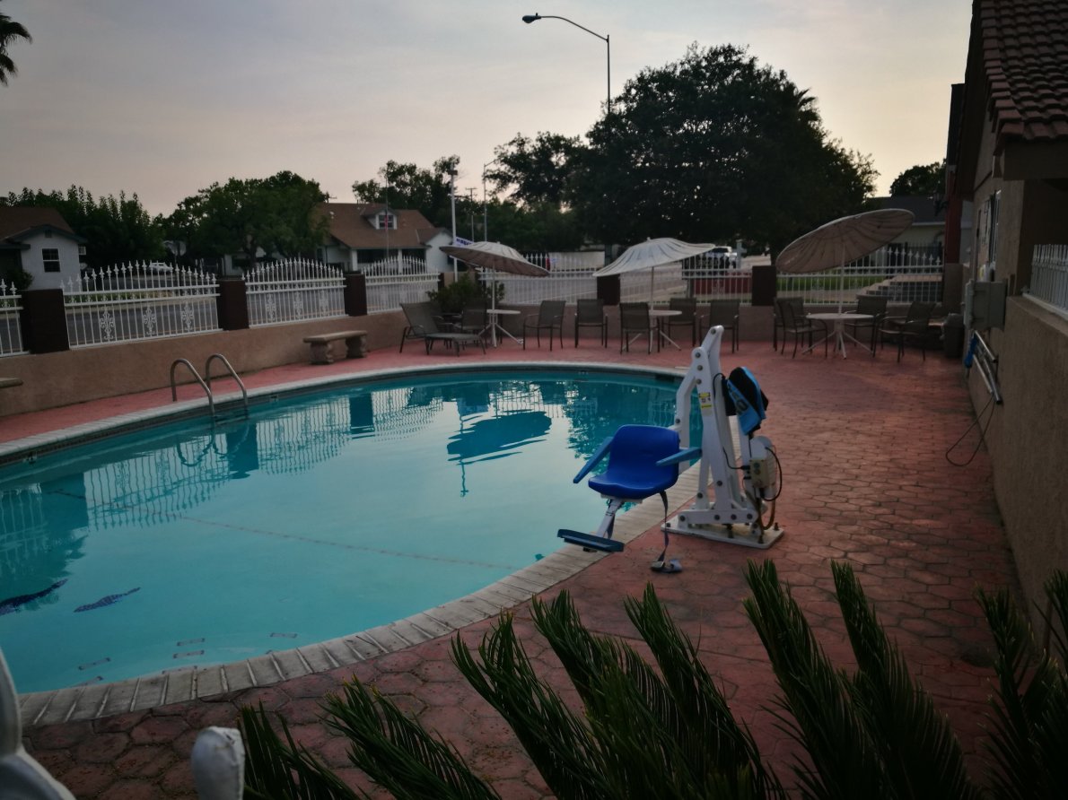 Travelodge by Wyndham酒店默塞德优胜美地-泳池