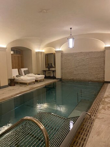 布拉格四季酒店主图