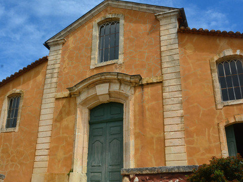 Eglise Saint-Michel-Roussillon必去景点