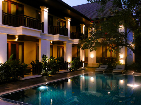 雅典娜饭店主图