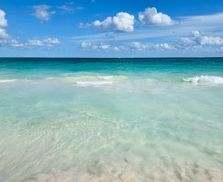 土龙沙滩-阿范特拉斯港必去景点