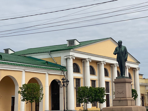 Monument to Academician Pavlov-Ryazan必去景点