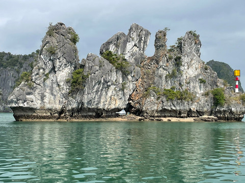Cat Ba Ocean Cruises-广宁省必去景点