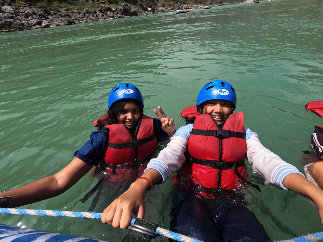 Kishore Travels-哈里瓦必去景点