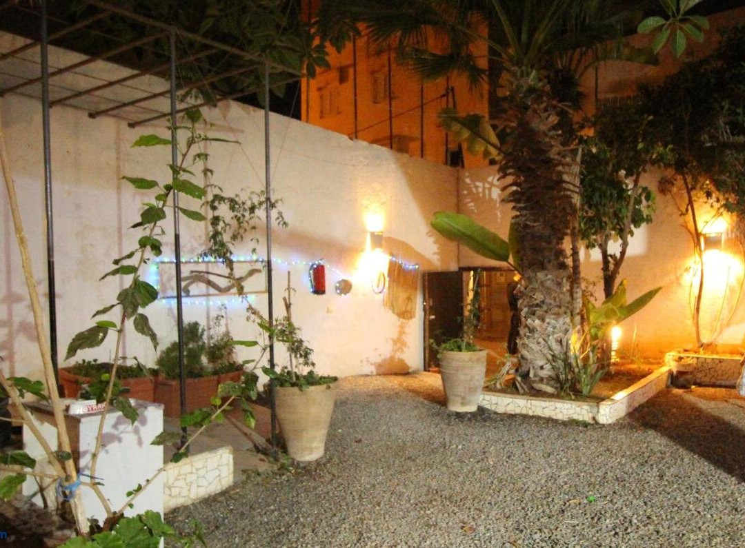 ASARAG GUEST HOUSE, YOGA & Surf