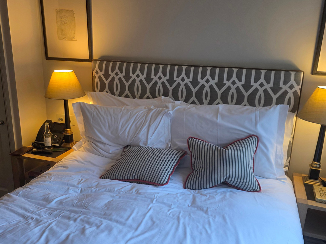 老银行酒店主图